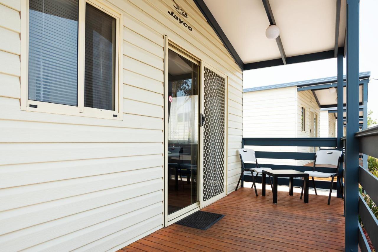 Hotel Crestview Tourist Park à Queanbeyan Extérieur photo