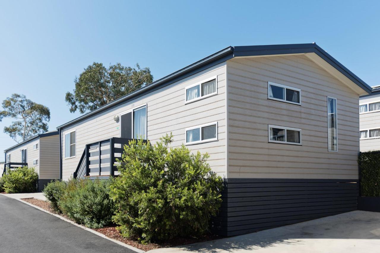 Hotel Crestview Tourist Park à Queanbeyan Extérieur photo