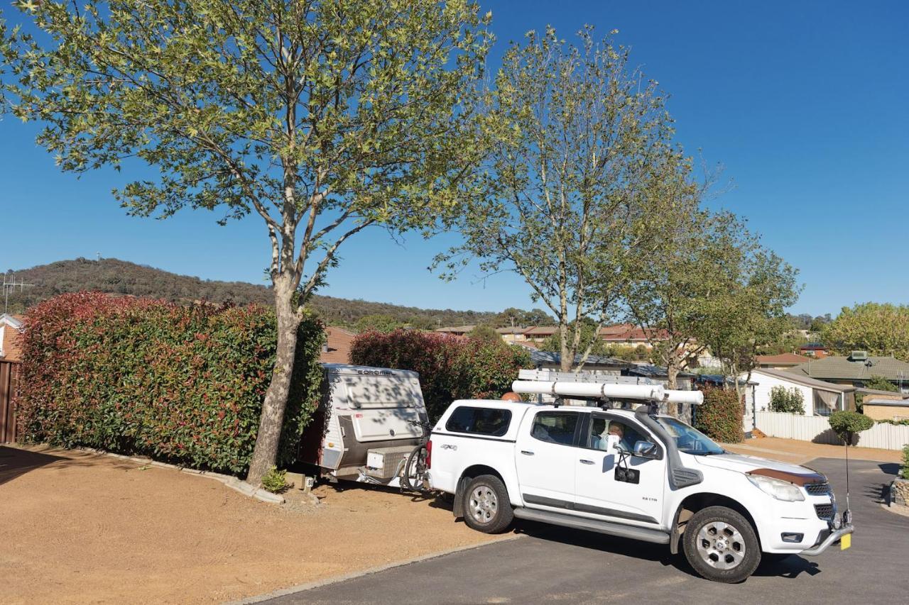 Hotel Crestview Tourist Park à Queanbeyan Extérieur photo