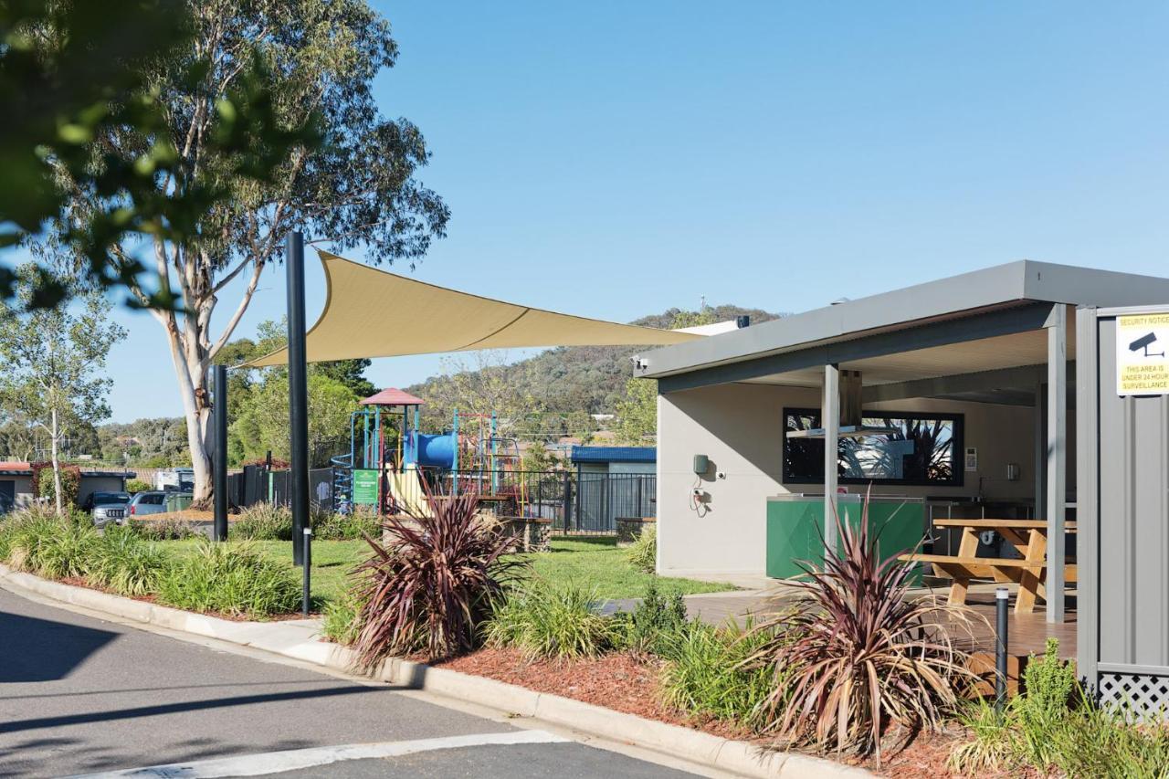 Hotel Crestview Tourist Park à Queanbeyan Extérieur photo