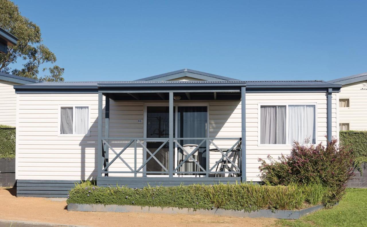 Hotel Crestview Tourist Park à Queanbeyan Extérieur photo