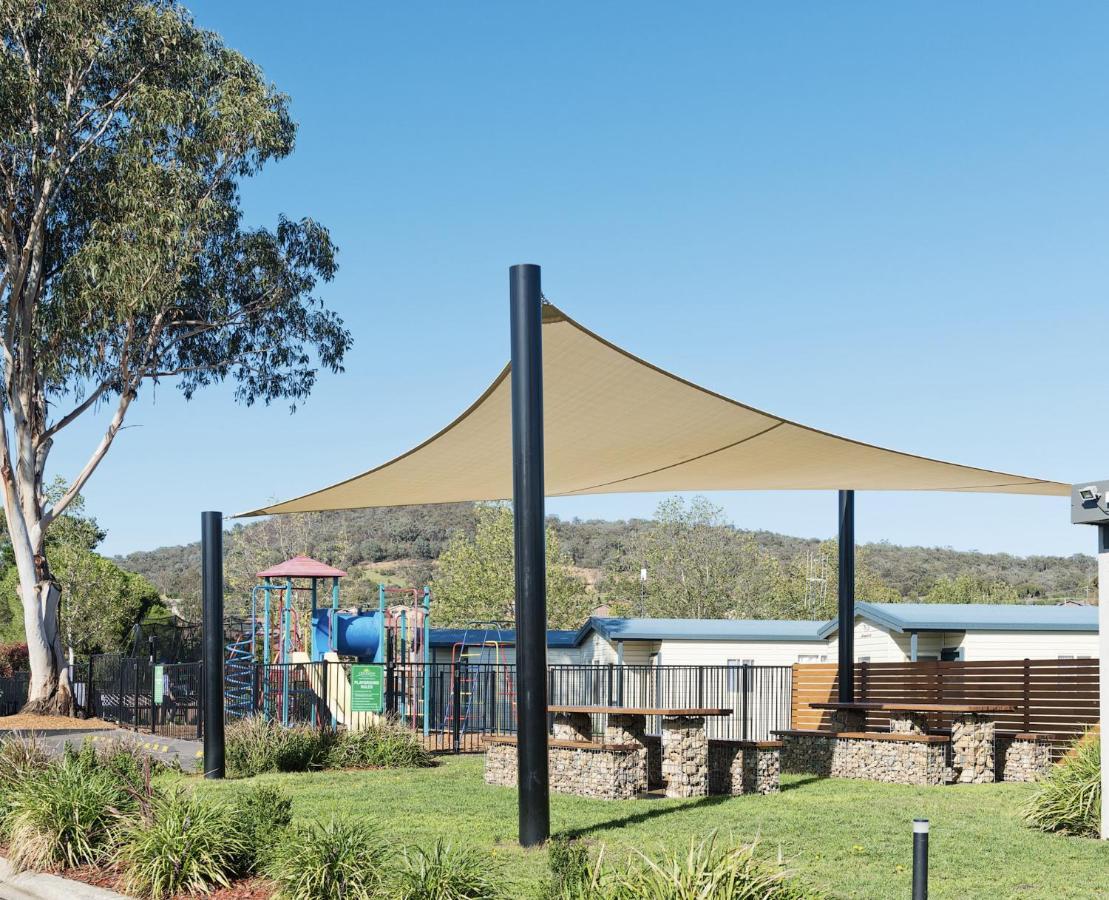 Hotel Crestview Tourist Park à Queanbeyan Extérieur photo