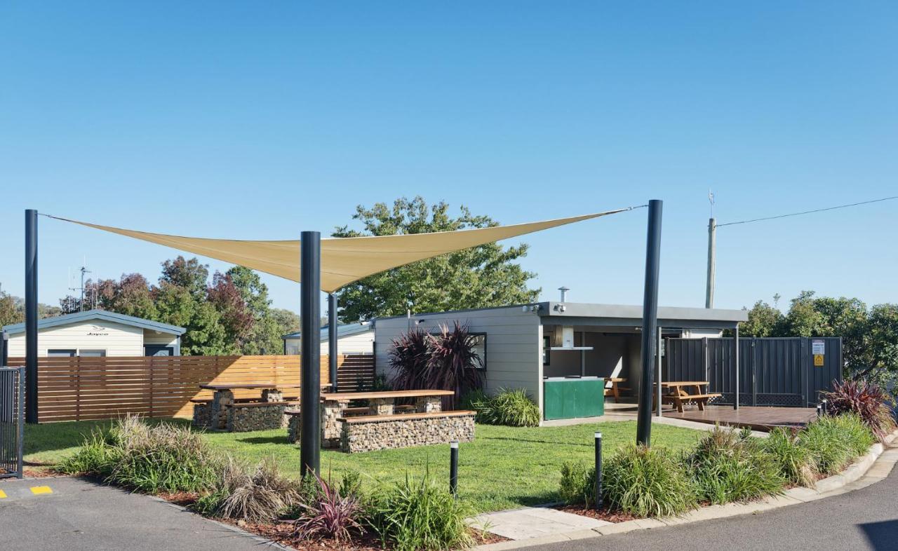 Hotel Crestview Tourist Park à Queanbeyan Extérieur photo