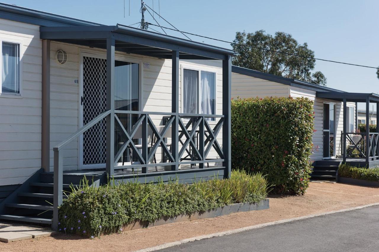 Hotel Crestview Tourist Park à Queanbeyan Extérieur photo